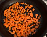 Foto del paso 1 de la receta: Salteado de verduras con setas y huevo cocido