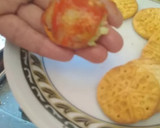 सेन्डविच चीज़ी पिज़्ज़ा बिस्कुट बाइट (Sandwich Cheesy Pizza Biscuit Bite Recipe in Hindi) रेसिपी चरण 5 फोटो