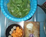 Foto langkah ke 1 dari resep Bening bayam brambang salam.