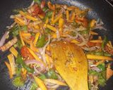 A picture of step 2 of Potato and chicken stir fry.