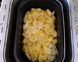 Foto del paso 2 de la receta: Tortilla de patatas y cebolla en Panificadora Lidl