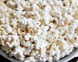 A picture of step 2 of Caramel popcorn.