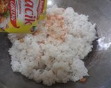 Foto langkah ke 3 dari resep Nasi Goreng Bumbu Instan.