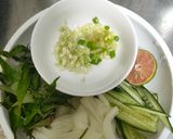 Hình bước làm 1 của món Bánh đa trộn