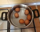 Foto del paso 1 de la receta Huevos rellenos 👌🏻