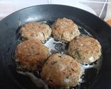 A picture of step 3 of Leftover Bread Rice Cakes.