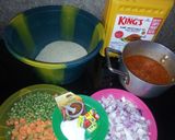 A picture of step 1 of Danbun shinkafa with cow leg.