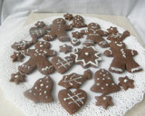 Foto del paso 3 de la receta: Galletitas navideñas de jengibre y chocolate