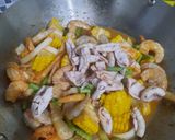 Foto langkah ke 2 dari resep Udang - Cumi Saus Padang.