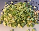 Une image de l'étape 2 de Tarte à la rhubarbe et crème de cassis (pâte brisée épeautre lait vanille).