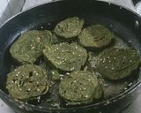 अळूवडी (alu wadi recipe in marathi) रेसिपी स्टेप 5 फोटो 