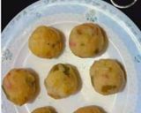 A picture of step 3 of Cheesy potato balls.