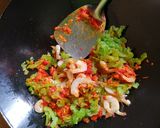 Foto langkah ke 4 dari resep Tumis Pedas Pare Udang.