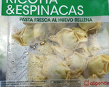 Foto del paso 1 de la receta: Tortelini con salsa de queso suave, Jamón y rúcula