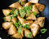 A picture of step 6 of Ghee Podi Idli.