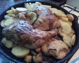 Foto del paso 6 de la receta: Muslo de pollo con salsa de black beer y guarnición de kartoffel
