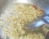 Foto langkah ke 3 dari resep Indomie tomyam.