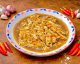 Foto langkah ke 4 dari resep Oseng Jamur Tiram dan Ayam.