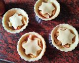 A picture of step 4 of Mini Apple Pie.