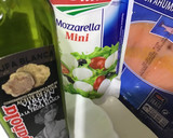 Foto del paso 1 de la receta: Capricho de mozzarella fresca, salmón ahumado y aceite de trufa blanca