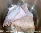 Foto del paso 1 de la receta: Raya en salsa