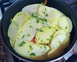 Foto del paso 2 de la receta: Guiso de marinero en cazuela con patatas y alguna que otra cosa
