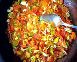 Foto del paso 3 de la receta: Tajine de habas tiernas con jureles blancos