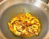 Gambar langkah 3 resipi 👩‍🍳Sotong Goreng Kunyit.