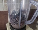 A picture of step 1 of Oreo Milkshake.