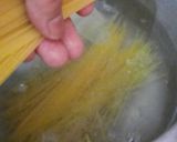 A picture of step 2 of Tasty kfc style chicken speghatti.