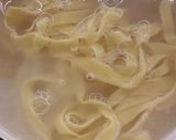 Pas rețetă Tagliatelle de casă cu ciupercuțe, cârnați și smântână 6 fotografie