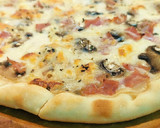 Foto del paso 4 de la receta: Pizza Blanca con Champiñones y Jamón York