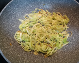Foto del paso 3 de la receta: Salmón teriyaki con puerro