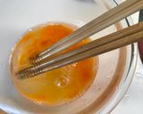A picture of step 4 of Chicken and Eggs Bowl (Oyakodon).