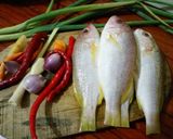 Foto langkah ke 1 dari resep Ikan lempah kuning bangka.
