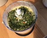 Une image de l'étape 7 de Sauce au yaourt, épices, fines herbes et oignon.