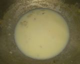 A picture of step 2 of White sauce pasta.