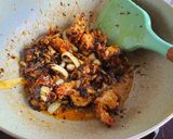 Foto langkah ke 4 dari resep Udang tepung saos lada hitam.