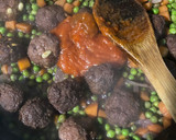 Foto del paso 8 de la receta: Albóndigas en salsa de vino tinto y patatas aromatizadas con albahaca 🌿