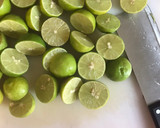 Foto del paso 2 de la receta: Aguachile de tilapia con mango