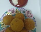 Foto langkah ke 6 dari resep Bola - bola Kentang Isi Sosis & Keju.