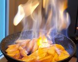 Une image de l'étape 3 de Pommes flambées au Calvados.