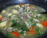 Gambar langkah 4 resipi Sup ayam ala Thai.
