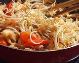 Hình bước làm 3 của món Nấm bào ngư xào giá hẹ (Món chay)