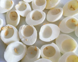 Foto del paso 5 de la receta: Huevos rellenos con mayonesa de espinacas