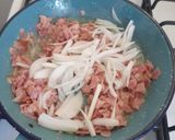 A picture of step 3 of Quiche Lorraine.