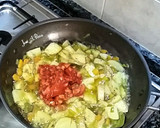 Foto del paso 4 de la receta: Patatas a lo pobre con chorizo
