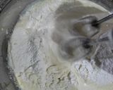 Foto langkah ke 4 dari resep Putu Ayu Keju Coklat.