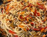 Φωτογραφία βήματος 5 της συνταγής Γρήγορα noodles με λαχανικά