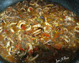 Foto del paso 2 de la receta: Chipirones a la Riojana, o en su tinta con bacalao